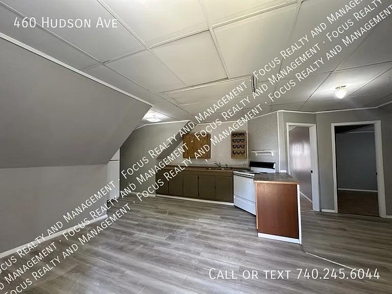 460 Hudson Ave — Photo 17