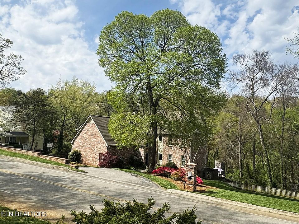 1st image of 10917 Farragut Hills Blvd