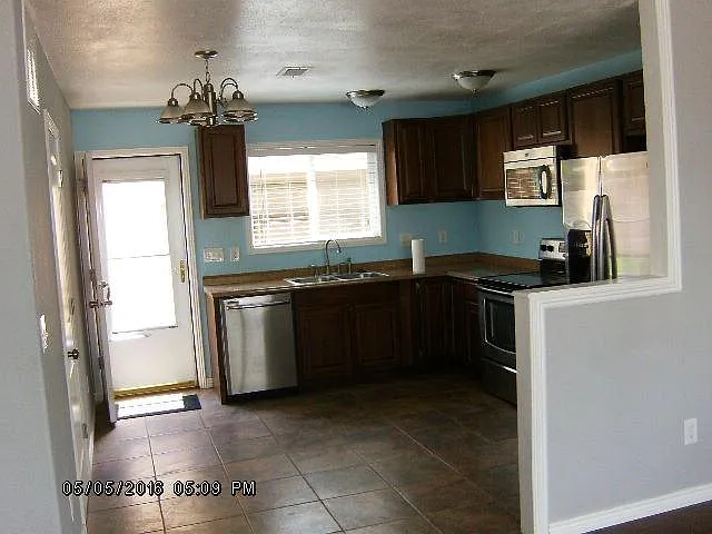 Building Photo - 2117 S Corona Ave