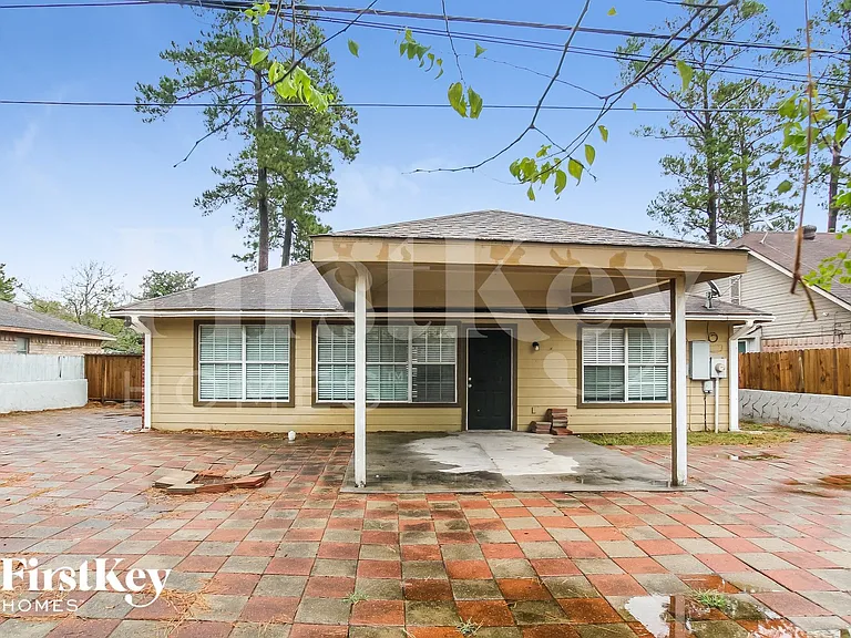 23015 Banquo Dr — Photo 15