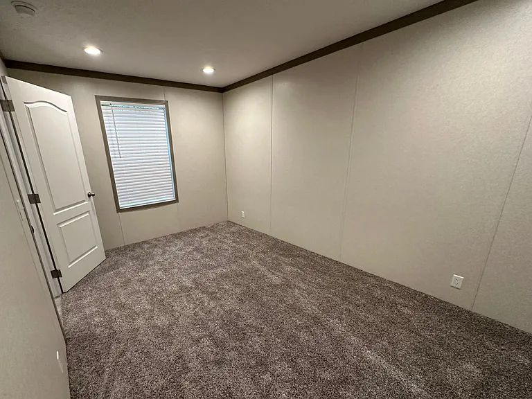 Colonial Manor — Photo 11
