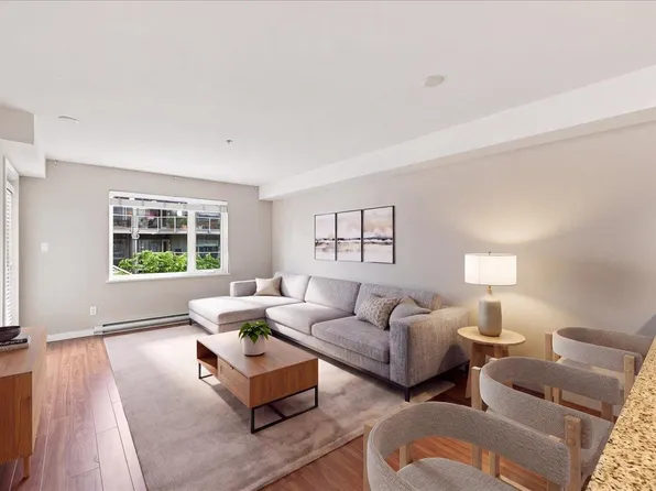 2373 Atkins Ave #205, Pt Coquitlam, BC V3C 1Y7