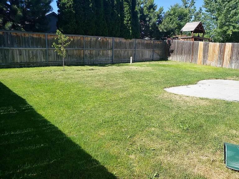 10463 Henrys Lake Dr — Photo 17