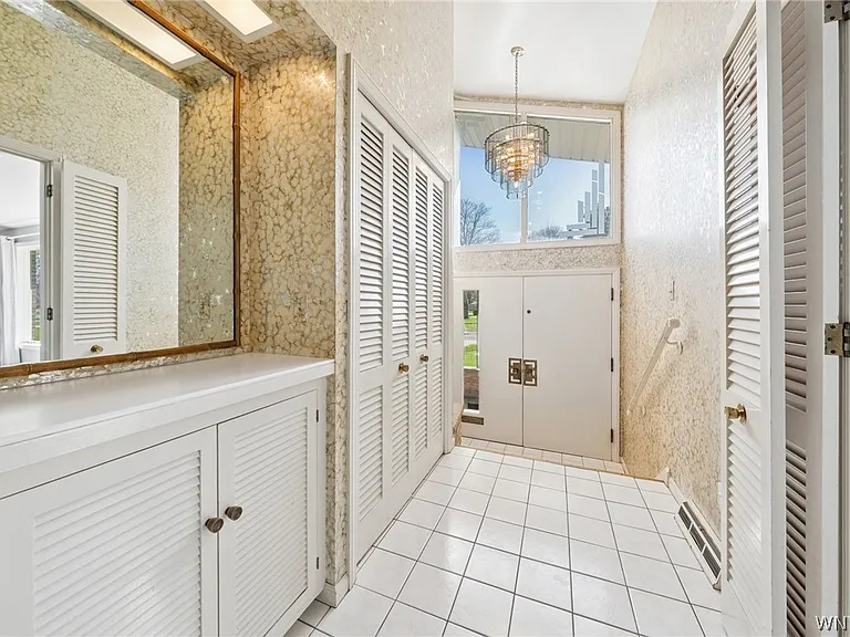 40 Tristan Ln — Photo 6