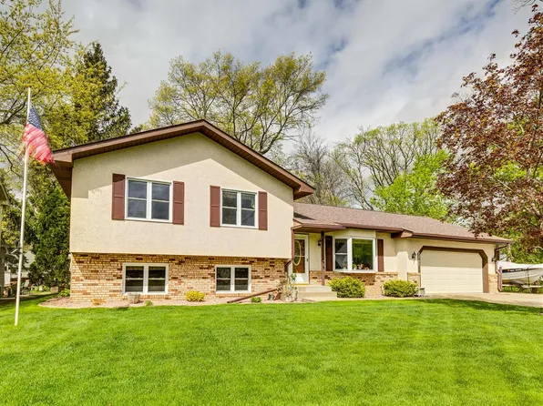 2211 Stanich St, Saint Paul, MN 55109