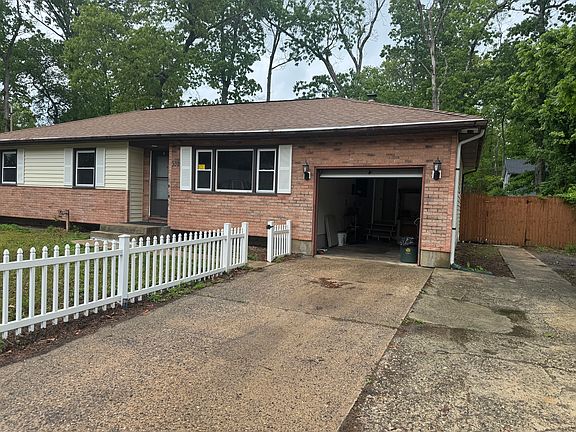 2nd image of 332 Wildrose St