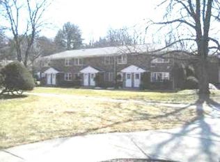 2710 S #D-6 Rd, Poughkeepsie, NY 12601