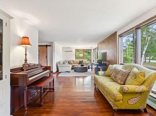 44 Winn Rd, Falmouth, ME 04105