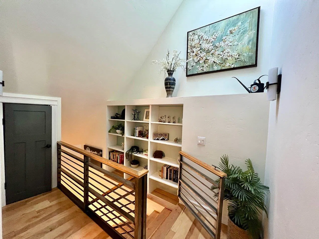 205 Kinnikinnick Ln — Photo 2