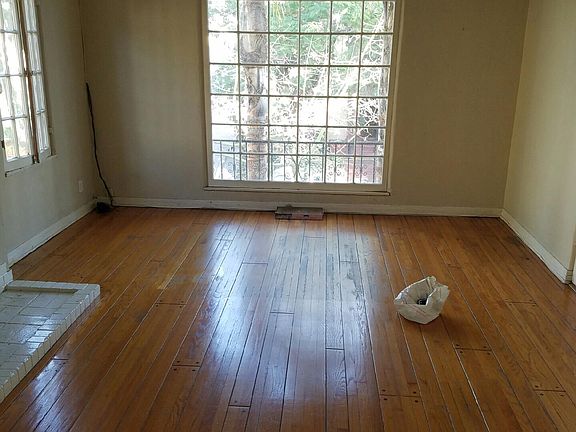 2nd image of 435 N Curson Ave #437.5
