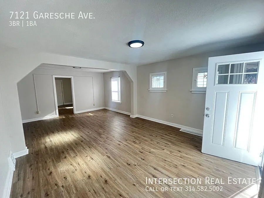 Building Photo - 7121 Garesche Ave