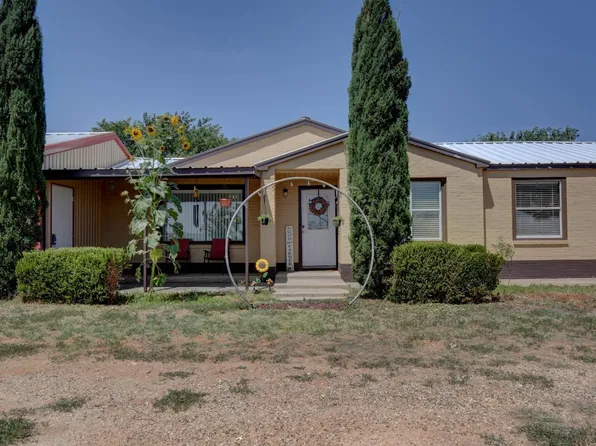 2001 N Ballard St, Brownfield, TX 79316