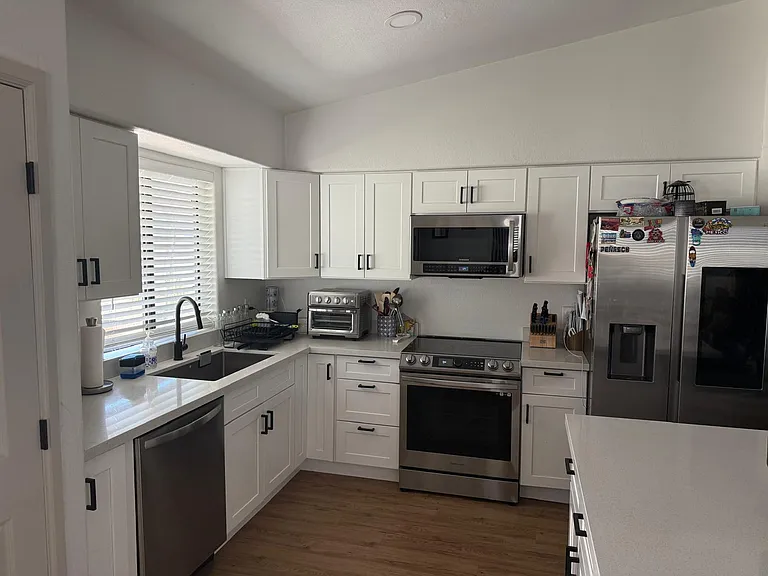 13665 N 21st Ave — Photo 14
