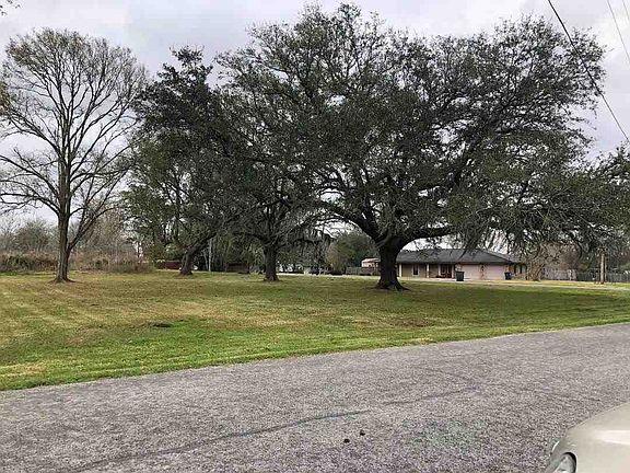 5th image of 307 Country Estates Dr