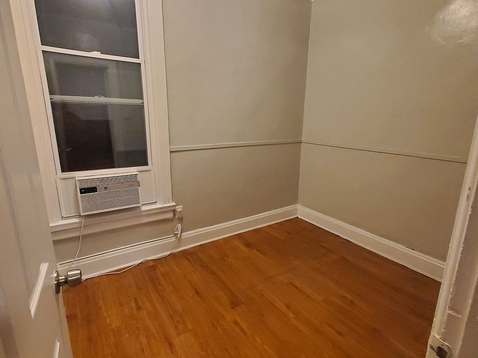 1st image of 3274 6th Ave #B
