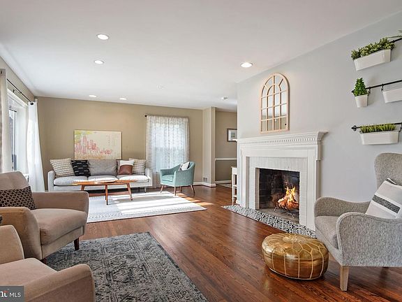 4th image of 3118 Juniper Ln