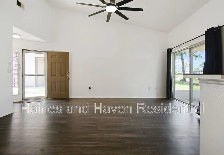 2492 Saint Augustine Blvd — Photo 11