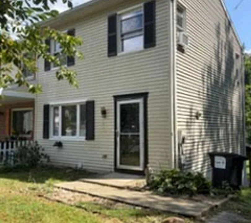 1090 Williamsburg Rd