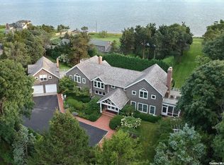 42 Thorn Hedge Rd, Bellport, NY 11713