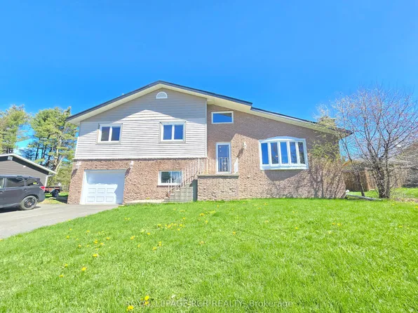 18 Westvale Dr, Bracebridge, ON P1L 1B5
