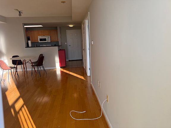 4th image of 2726 Gallows Rd APT 915