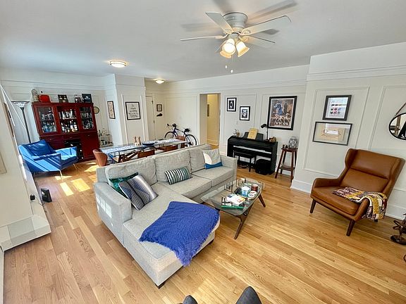 5th image of 4526 N Malden St #125A