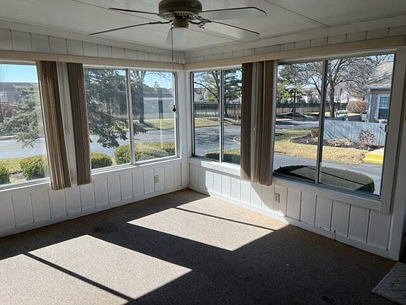 2nd image of 370 Villa Oaks Ln