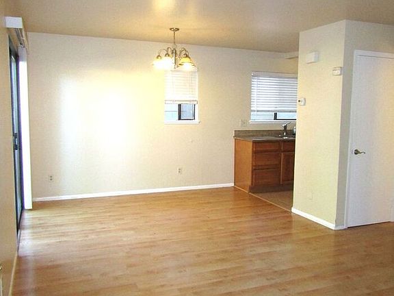 4th image of 2159 W Steele Ln