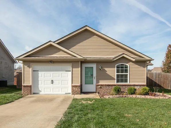 138 Nathan Hale Dr, Georgetown, KY 40324