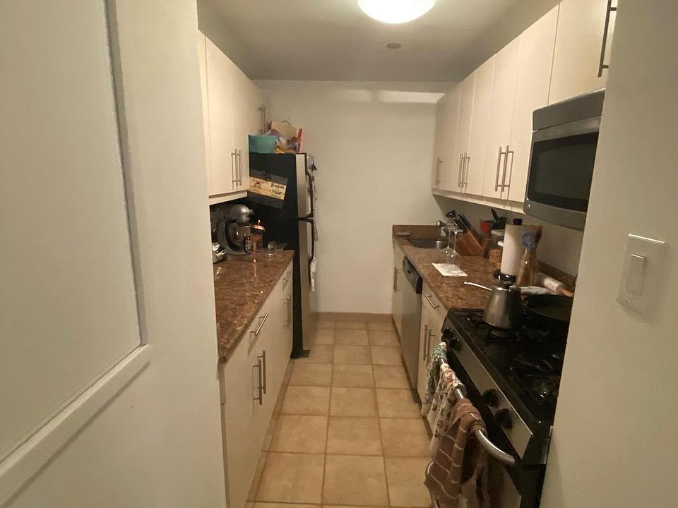 1st image of 219 S 18th St #1418