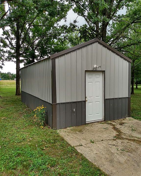 1st image of 24 Lily Dr