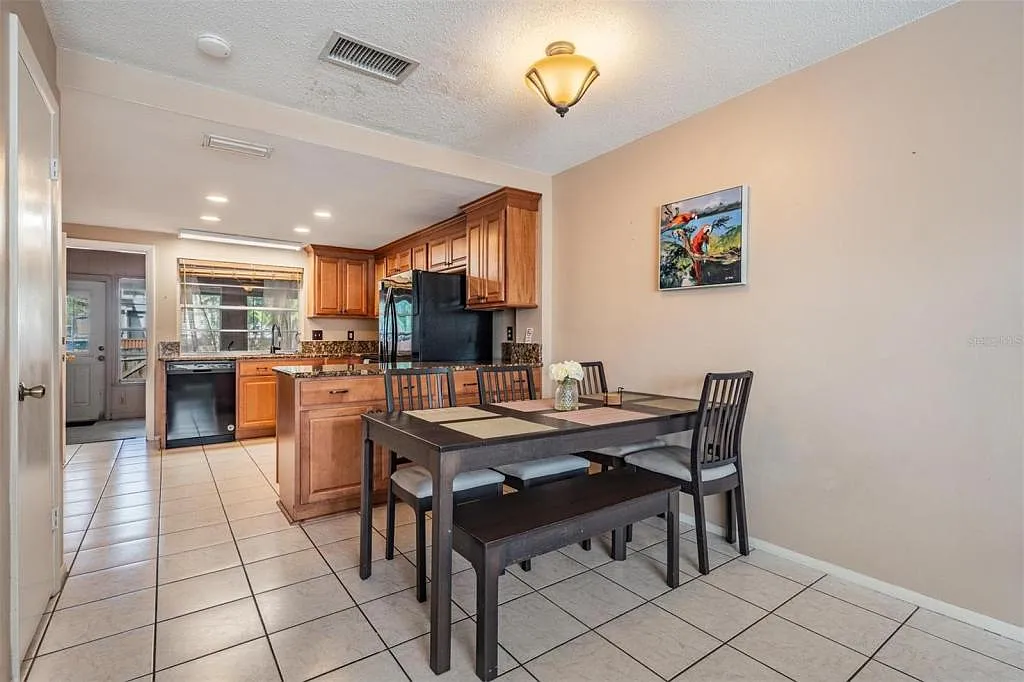 14631 Lake Forest Dr — Photo 4