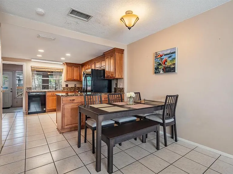 14631 Lake Forest Dr — Photo 4