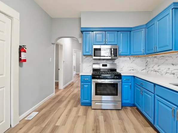 149 Wegman Parkway image 4 of 15