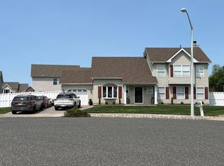 22 Joshua Ct, Howell, NJ 07731