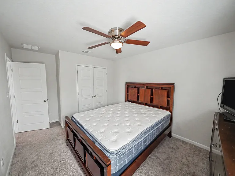 3037 Beringer Blvd — Photo 41