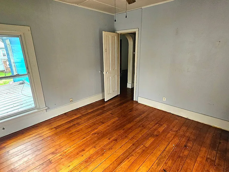 490 Grand St — Photo 7