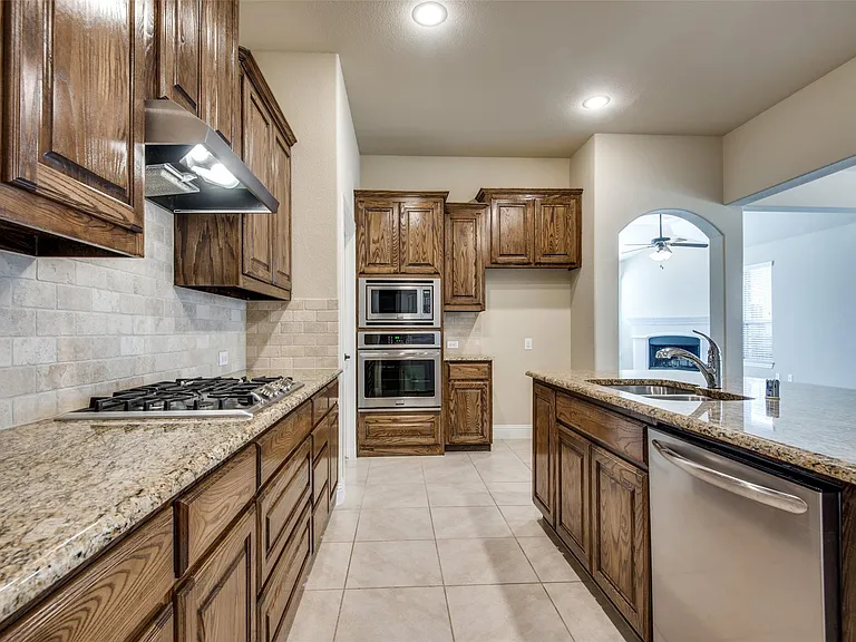 309 Harcourt Ave — Photo 8