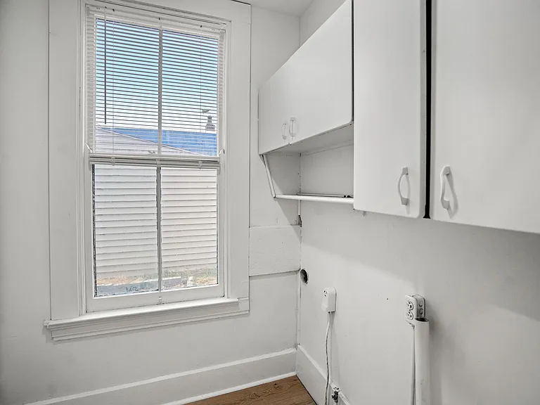 1019 York St — Photo 5