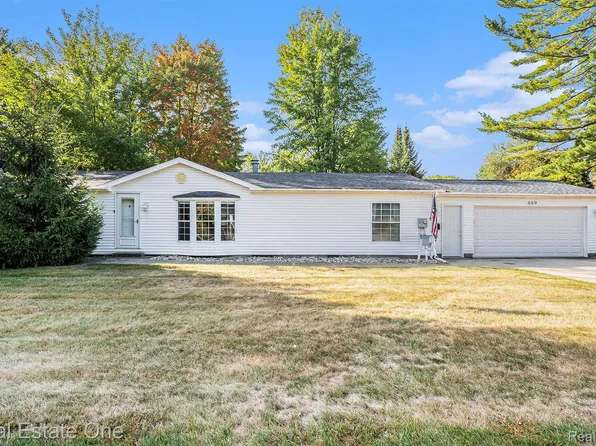 309 W 5th St, Clare, MI 48624