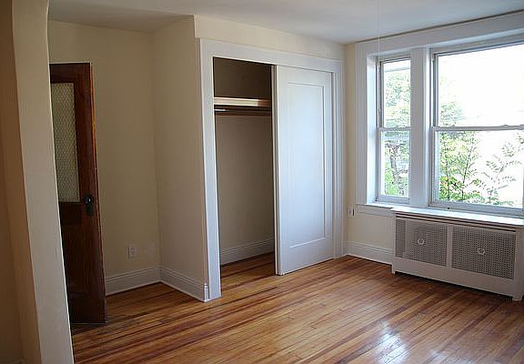 5th image of 2828 47th St #2L