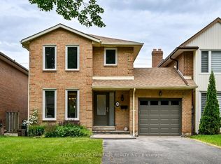 26 Fearn Cres, Ajax, ON L1S5L6