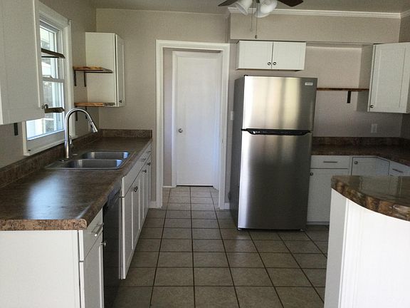 3rd image of 565 E Chadwick Dr