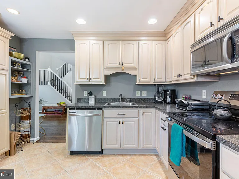 12 Chelsea Ct — Photo 10