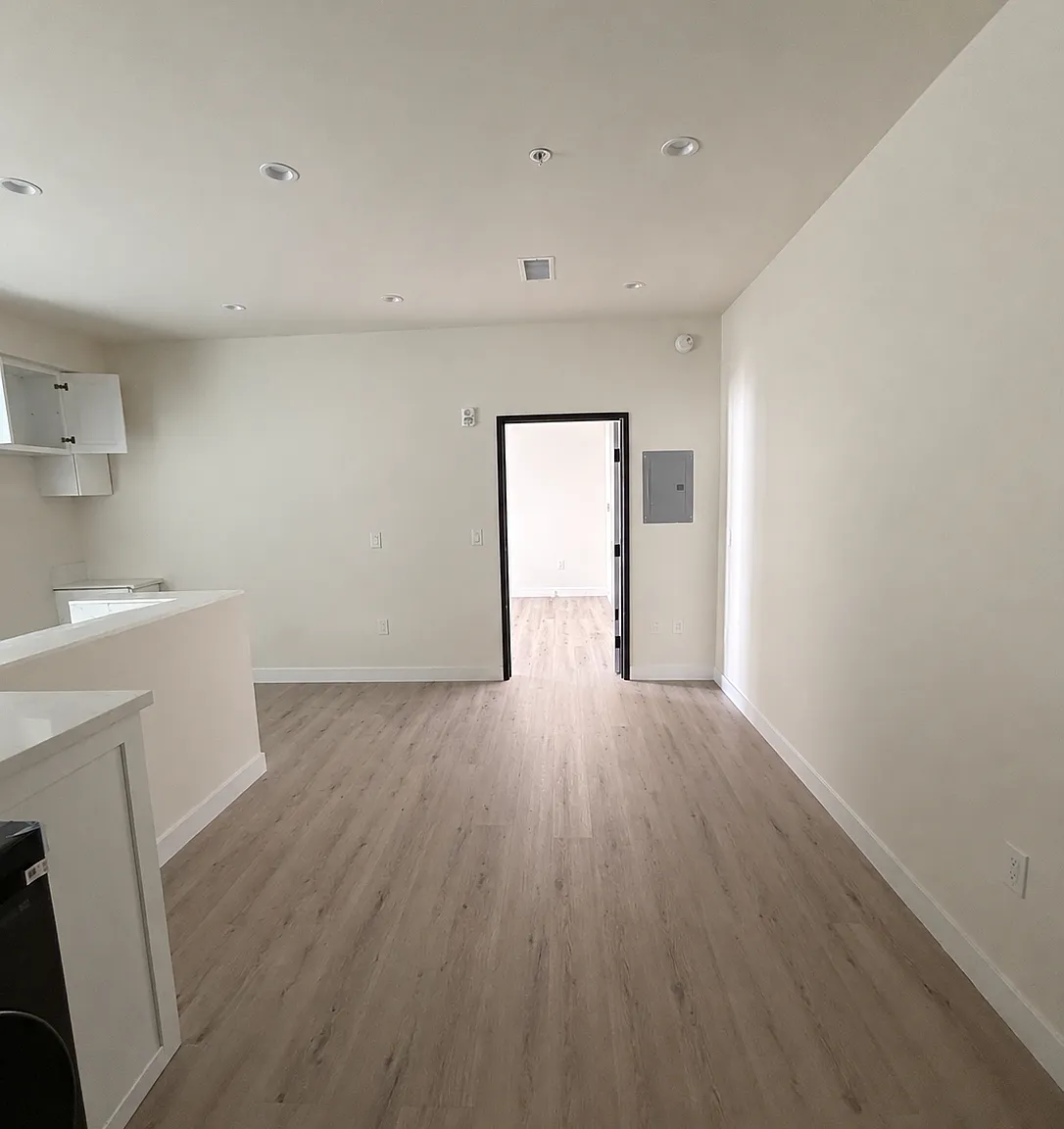 1 bed, $2,295 — Photo 4