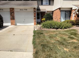 1613 Groton Ct, Wheaton, IL