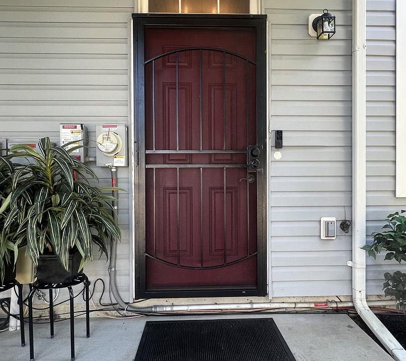 1st image of 3146 15th Pl SE