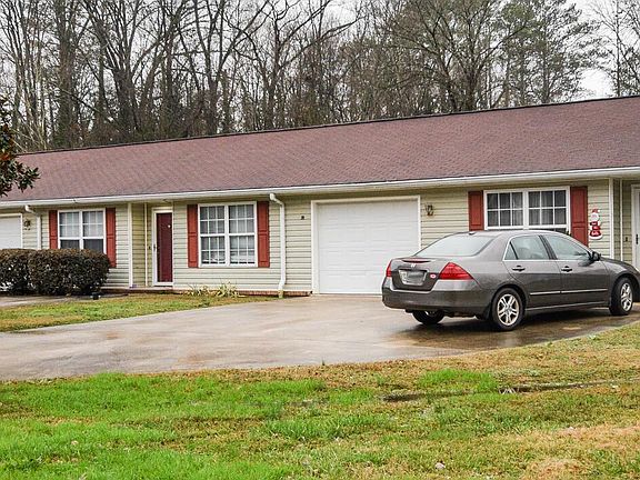 5th image of 3247 Clearwater Dr NE