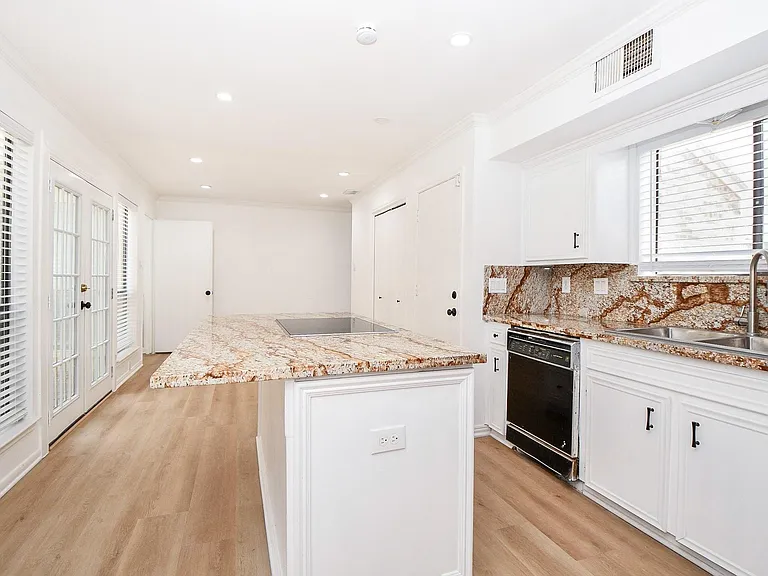 11907 Pepperdine Ln — Photo 14