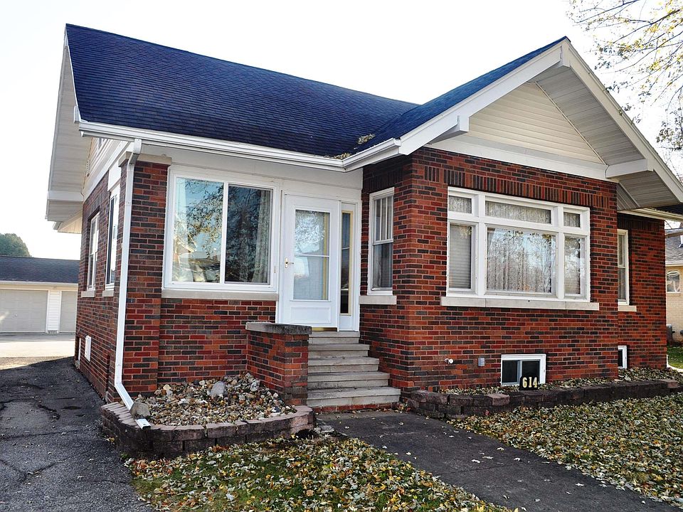 614 Main St, Dysart, IA 52224 Zillow